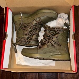 Nike Tanjun High Rise Phantom Sneaker Boots size 5